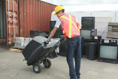 Organized house clearance process with sorting in Hackney